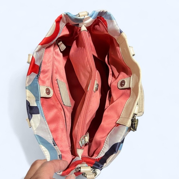 Coach - Picture 4 of 10